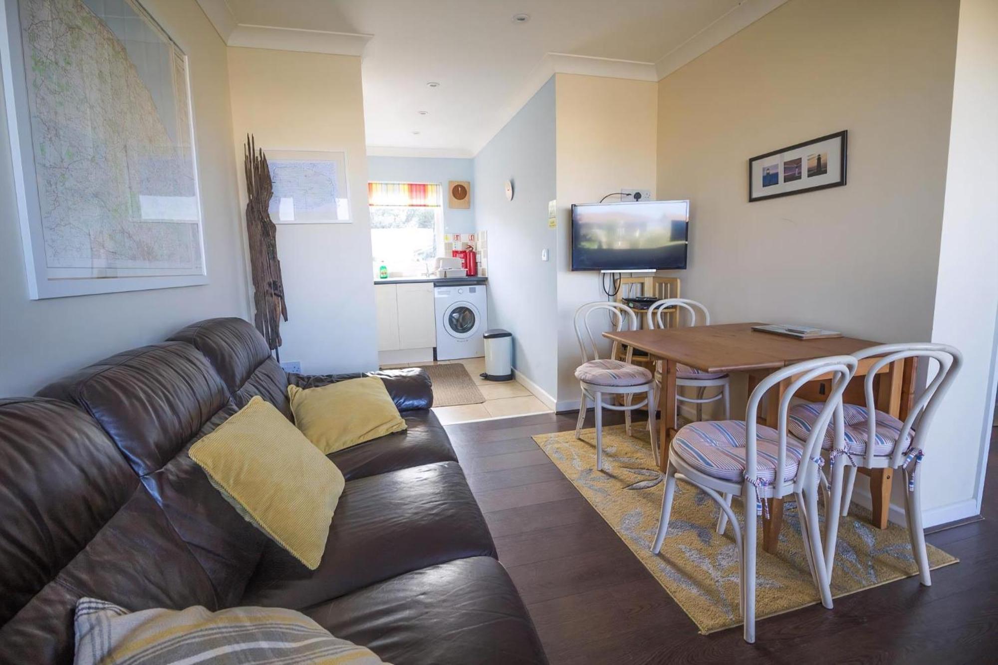 Chalet For Hire At Rainbows End Near A Beautiful Norfolk Beach Ref 31039R Bacton  Buitenkant foto